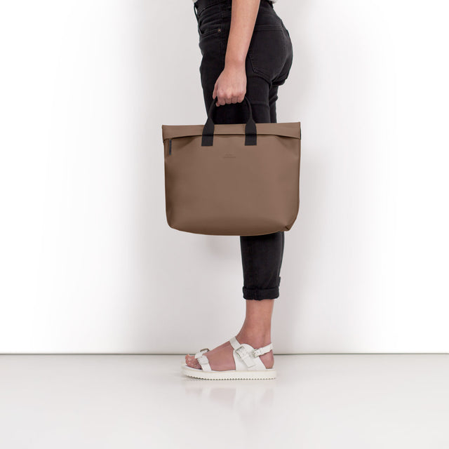 Eliza_Lotus_Infinity Chestnut