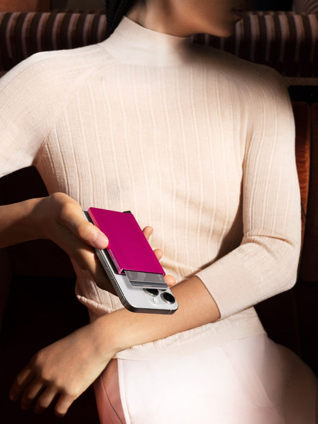 Cardprotector for magsafe Fuchsia