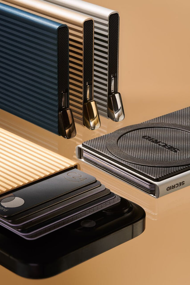 Cardprotector Fluted for magsafe Silver